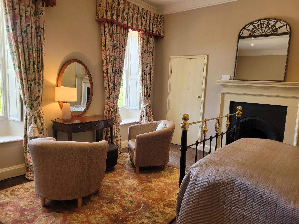 The Old Vicarage Bed and Breakfast Kington  Εξωτερικό φωτογραφία