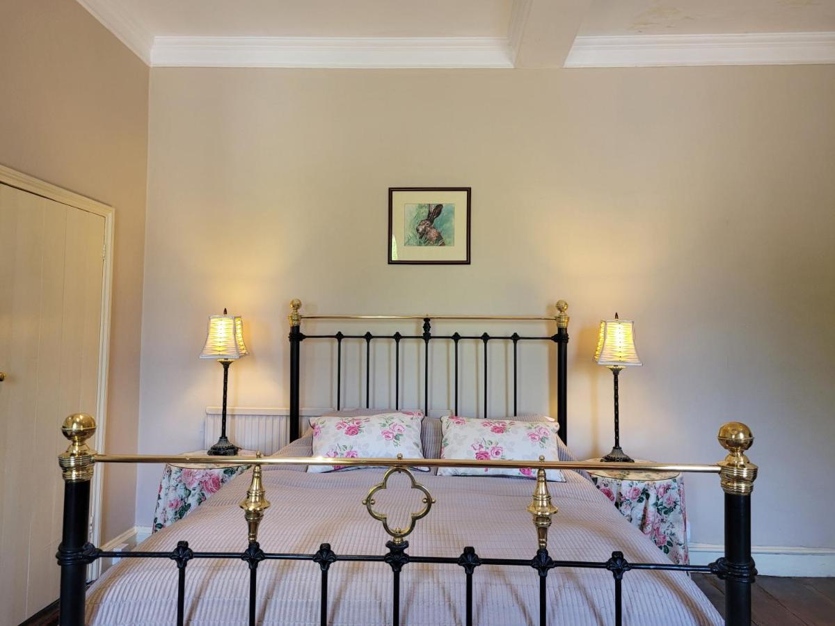 The Old Vicarage Bed and Breakfast Kington  Εξωτερικό φωτογραφία