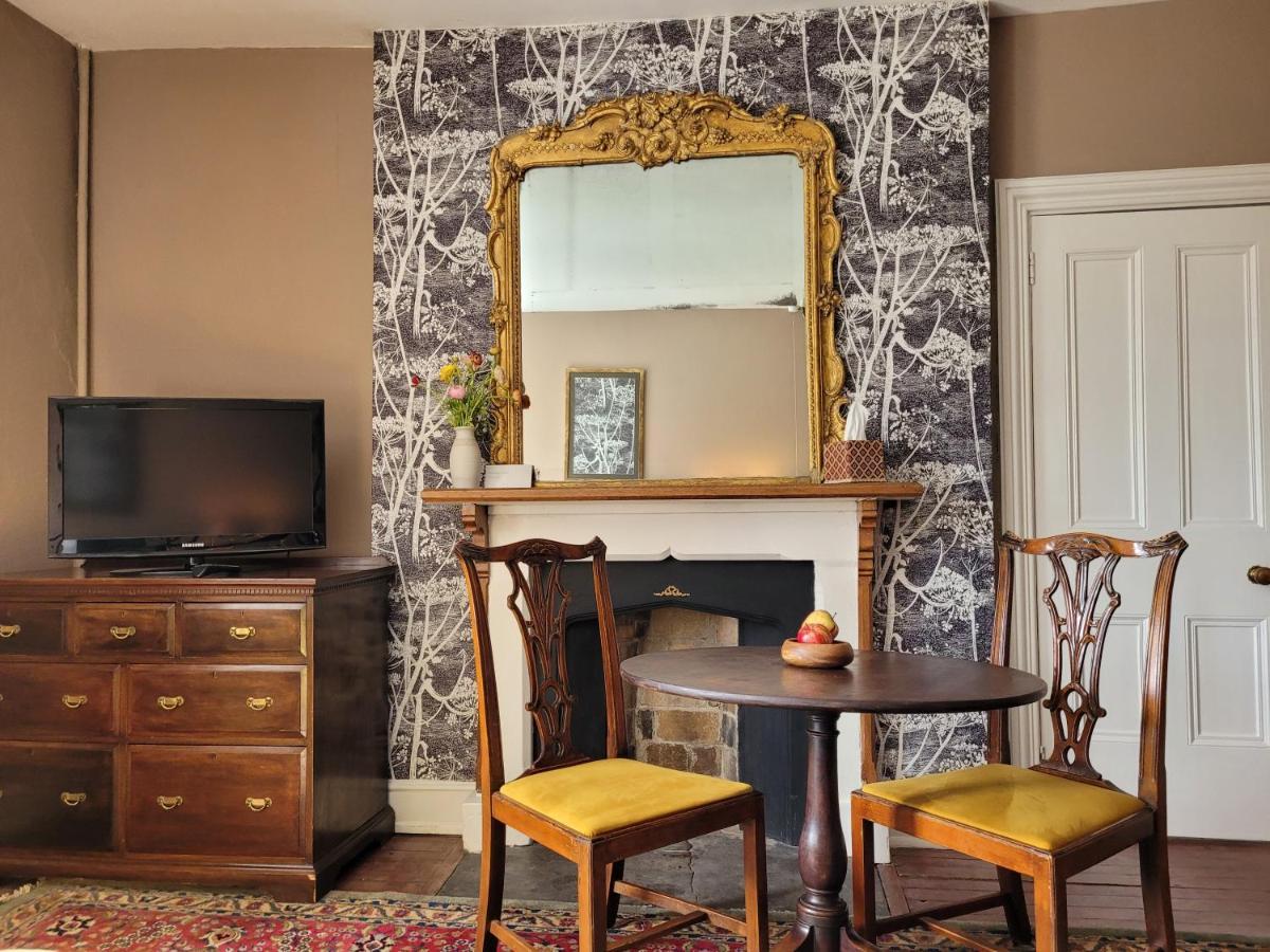 The Old Vicarage Bed and Breakfast Kington  Εξωτερικό φωτογραφία