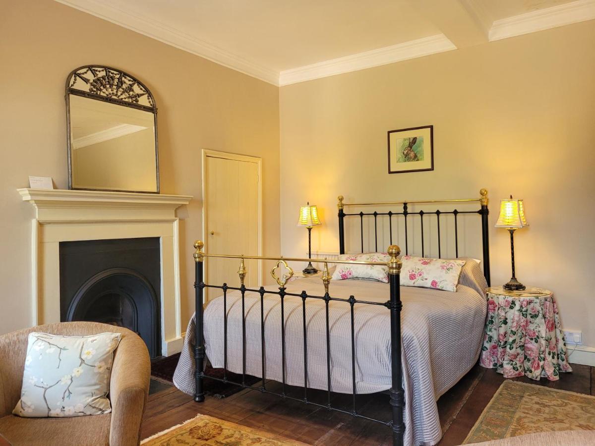 The Old Vicarage Bed and Breakfast Kington  Εξωτερικό φωτογραφία