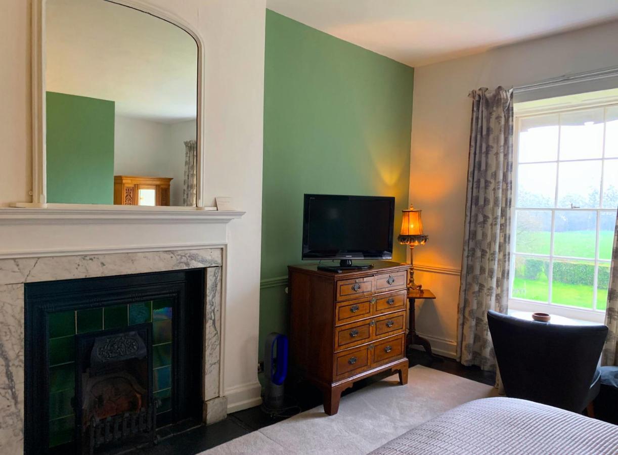 The Old Vicarage Bed and Breakfast Kington  Εξωτερικό φωτογραφία